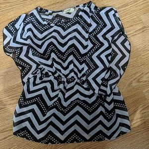 6/25🌺 girls size small sheer blouse